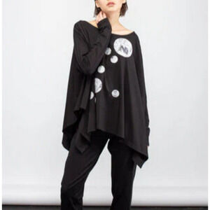 NY 77 Design Circle Top Womens (M/L?)  Black Pointed Hem Flowy Oversized Artsy
